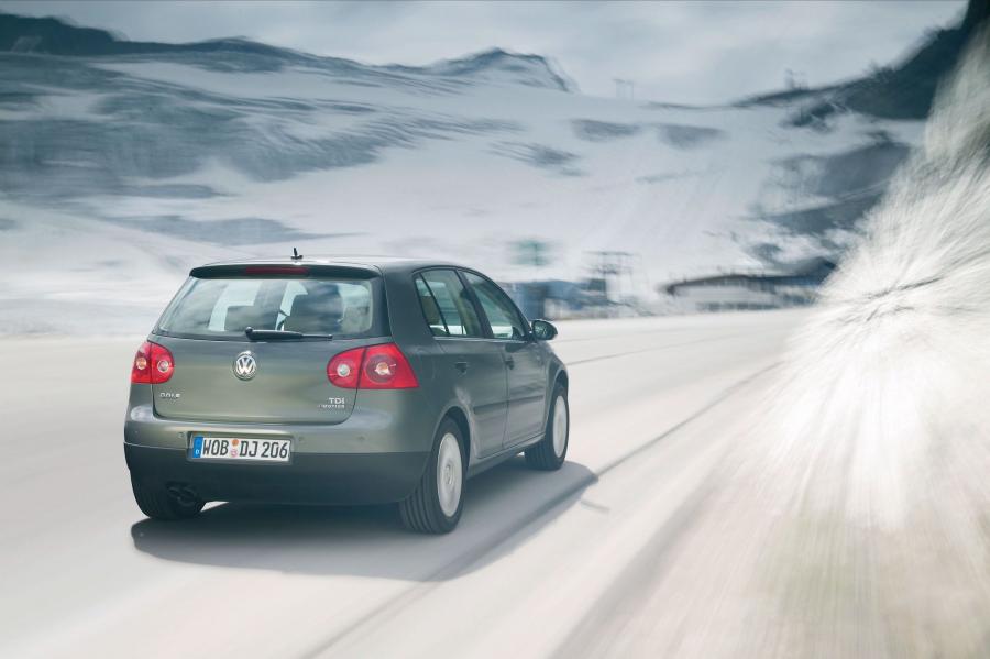  Volkswagen Golf 2004 года  (фото 97 из 170)